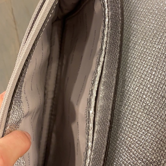 Michael Kors crossbody bag - Picture 9 of 9